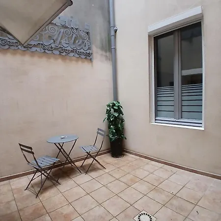 Appartement Large Near Train Station, Very
