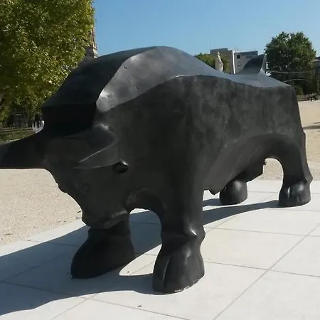 Large Near Train Station, Very Nîmes